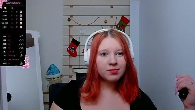 Snapshot of FoxPlayXX chatting on 17, 12, 2025 FoxPlayXX online show from 17, 12, 2025