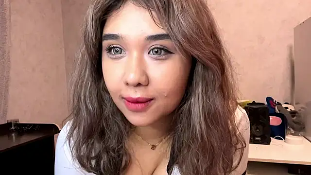 LovelyLara online show from 9, 11, 2025