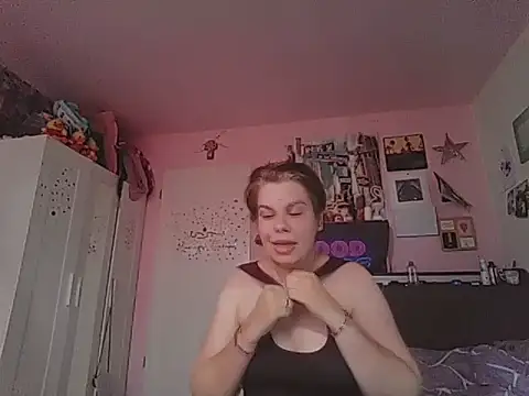 Snapshot of Carolineisback chatting on 18, 6, 2026 Carolineisback online show from 18, 6, 2026