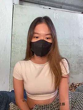 Snapshot of BUNNY050465 chatting on 14, 11, 2025 BUNNY050465 online show from 14, 11, 2025