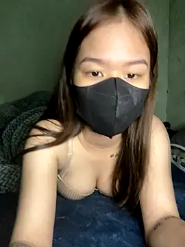 Snapshot of BUNNY050465 chatting on 17, 12, 2025 BUNNY050465 online show from 17, 12, 2025
