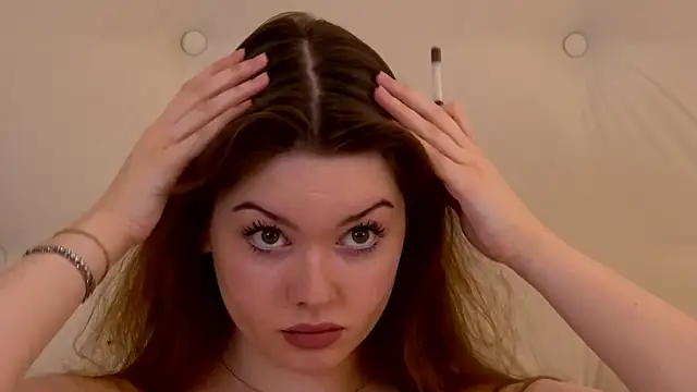 Snapshot of VickiBanx chatting on 9, 11, 2025 VickiBanx online show from 9, 11, 2025