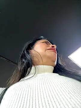 Snapshot of MailynAndNick chatting on 4, 12, 2025 MailynAndNick online show from 4, 12, 2025