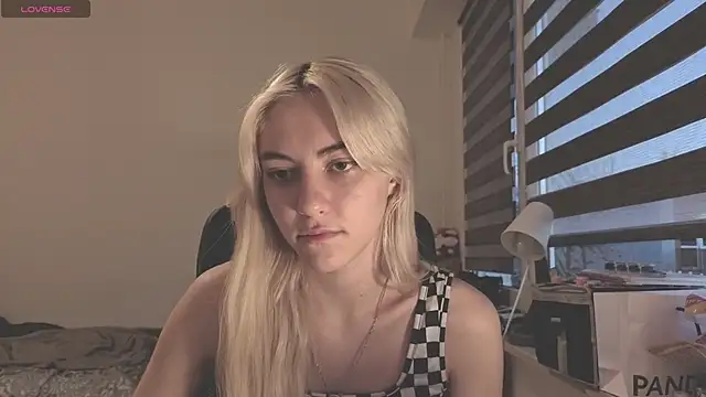 Snapshot of misa__liaaa chatting on 4, 11, 2025 misa liaaa online show from 4, 11, 2025