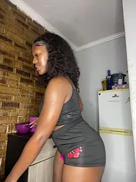 SP1CY MOMMY online show from 5, 2, 2026