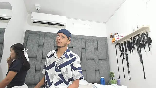 Snapshot of DamianandEva chatting on 25, 11, 2025 DamianandEva online show from 25, 11, 2025