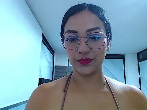 CamilaaOficial online show from 3, 11, 2025