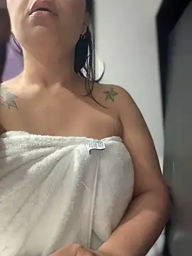 Snapshot of Natural_BIGASS_Nina chatting on 16, 11, 2025 Natural BIGASS Nina online show from 16, 11, 2025