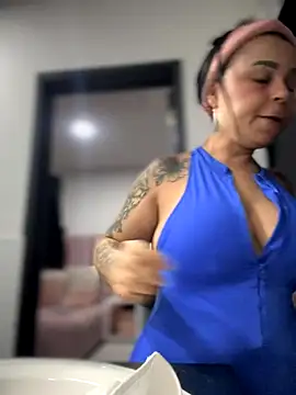 Snapshot of Natural_BIGASS_Nina chatting on 26, 11, 2025 Natural BIGASS Nina online show from 26, 11, 2025