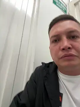 Snapshot of NathanielLux29 chatting on 7, 11, 2025 NathanielLux29 online show from 7, 11, 2025