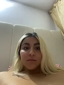 Elina Hills online show from 17, 12, 2025