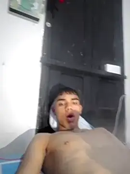 Snapshot of sweet_dirty_boy chatting on 5, 11, 2025 sweet dirty boy online show from 5, 11, 2025