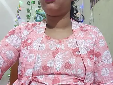 Snapshot of Nancy_queen001 chatting on 24, 11, 2025 Nancy queen001 online show from 24, 11, 2025