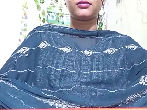 Snapshot of Nancy_queen001 chatting on 28, 11, 2025 Nancy queen001 online show from 28, 11, 2025