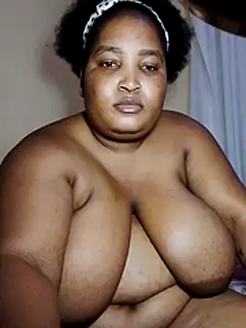 Snapshot of MassiveBoobsxxxx chatting on 24, 11, 2025 MassiveBoobsxxxx online show from 24, 11, 2025