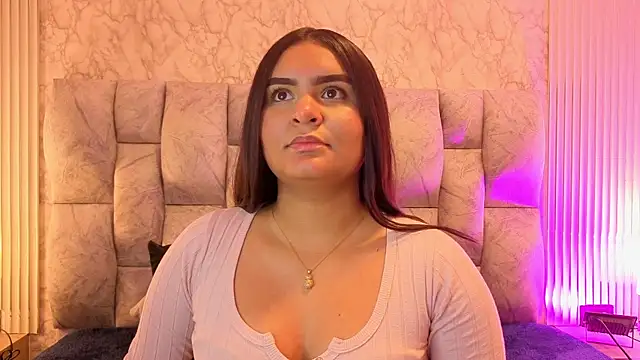 Snapshot of amarahanks1 chatting on 18, 11, 2025 amarahanks1 online show from 18, 11, 2025