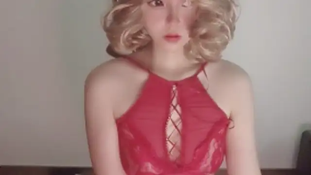 JuliaNoir online show from 7, 2, 2026