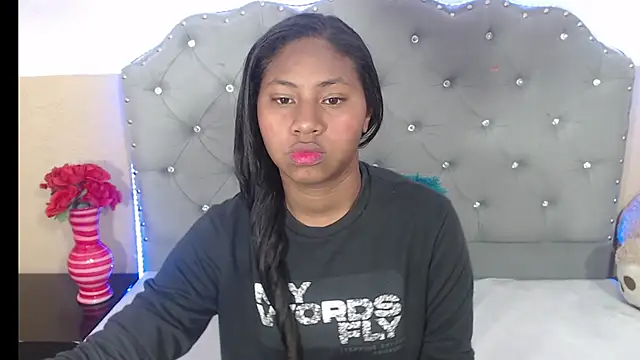 Snapshot of valentinavega18x chatting on 10, 11, 2025 valentinavega18x online show from 10, 11, 2025