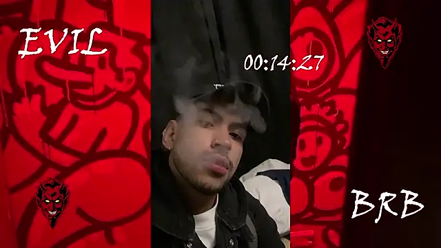 Snapshot of 3v1l chatting on 14, 11, 2025 3v1l online show from 14, 11, 2025