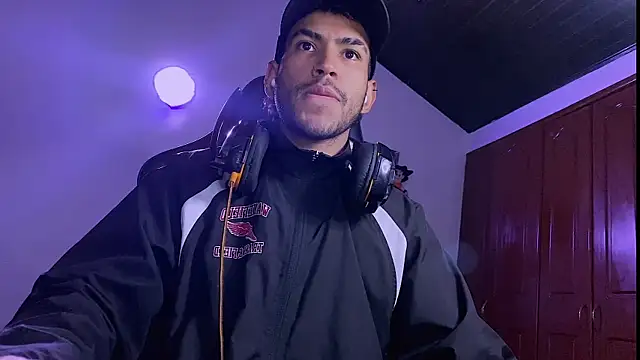 Snapshot of 3v1l chatting on 6, 1, 2026 3v1l online show from 6, 1, 2026