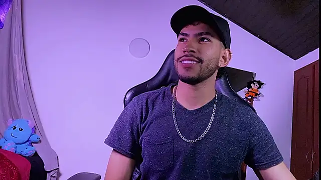 Snapshot of 3v1l chatting on 4, 2, 2026 3v1l online show from 4, 2, 2026