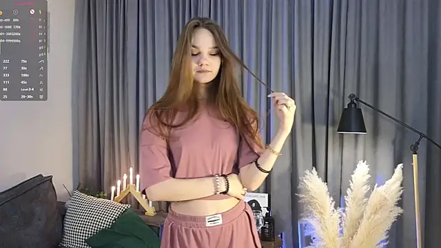 Snapshot of KarlaMagnett chatting on 4, 12, 2025 KarlaMagnett online show from 4, 12, 2025