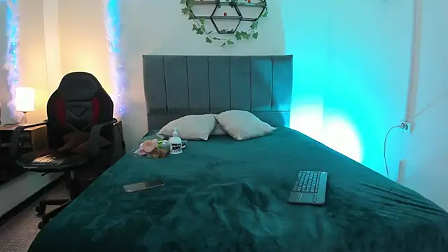 Snapshot of Lucerop_ chatting on 19, 12, 2025 Lucerop online show from 19, 12, 2025