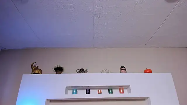 Sophie Russell  online show from 16, 11, 2025