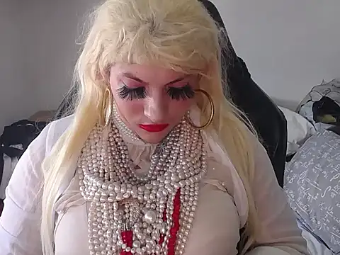 VanesaCrossic online show from 9, 4, 2026