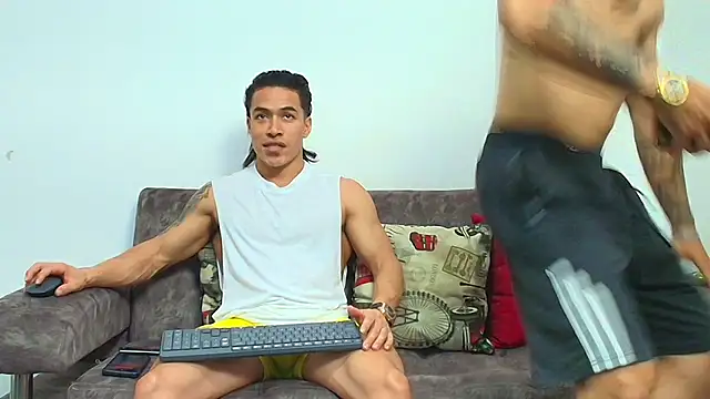 Snapshot of thebadboys05 chatting on 2, 5, 2026 thebadboys05 online show from 2, 5, 2026