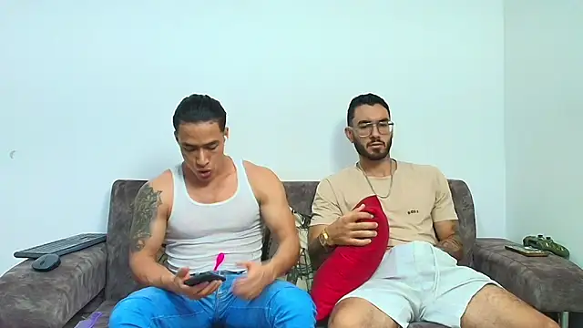 Snapshot of thebadboys05 chatting on 24, 5, 2026 thebadboys05 online show from 24, 5, 2026