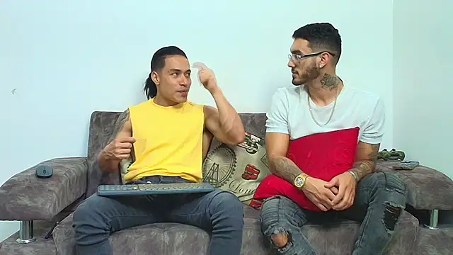 Snapshot of thebadboys05 chatting on 1, 6, 2026 thebadboys05 online show from 1, 6, 2026