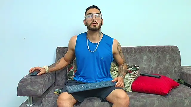 Snapshot of thebadboys05 chatting on 17, 6, 2026 thebadboys05 online show from 17, 6, 2026