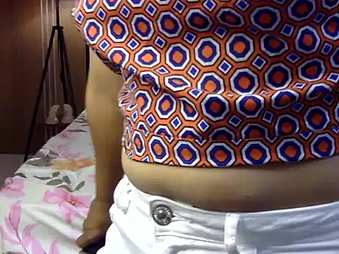 Snapshot of shakshi_89 chatting on 18, 11, 2025 shakshi 89 online show from 18, 11, 2025