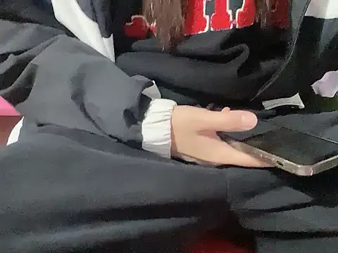 Snapshot of LunoChucki chatting on 15, 12, 2025 LunoChucki online show from 15, 12, 2025