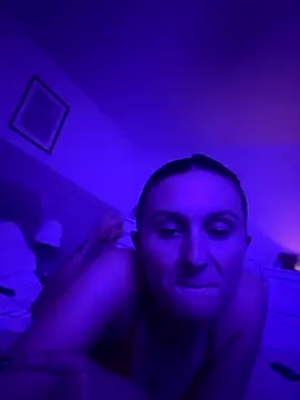 EmLovesxx online show from 11, 11, 2025