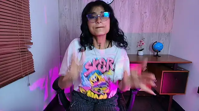 liliclan  online show from 18, 11, 2025