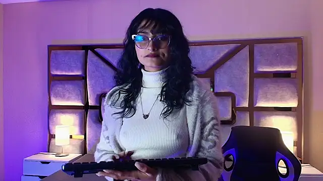 liliclan  online show from 21, 11, 2025