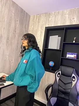 liliclan  online show from 25, 11, 2025