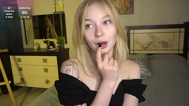 ShanelTunon online show from 9, 11, 2025