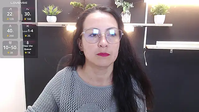 Lauryn Jones online show from 6, 4, 2026