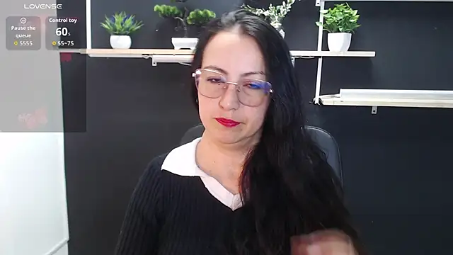 Snapshot of Lauryn_Jones chatting on 25, 4, 2026 Lauryn Jones online show from 25, 4, 2026