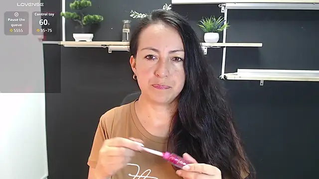 Snapshot of Lauryn_Jones chatting on 19, 5, 2026 Lauryn Jones online show from 19, 5, 2026