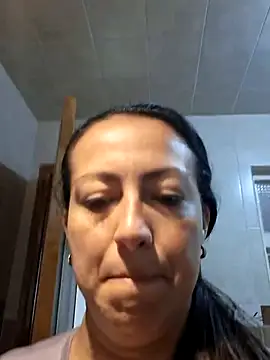 Snapshot of Lauryn_Jones chatting on 2, 6, 2026 Lauryn Jones online show from 2, 6, 2026
