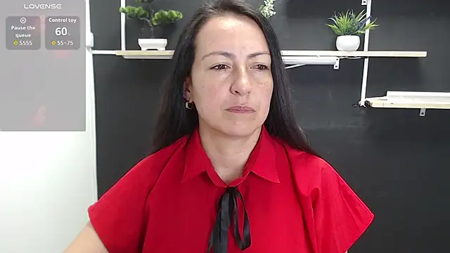 Snapshot of Lauryn_Jones chatting on 5, 6, 2026 Lauryn Jones online show from 5, 6, 2026