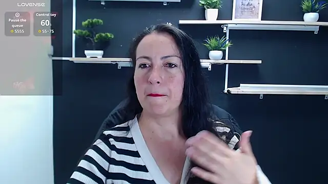 Snapshot of Lauryn_Jones chatting on 20, 6, 2026 Lauryn Jones online show from 20, 6, 2026