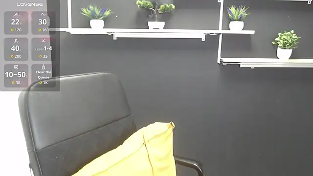 Snapshot of Lauryn_Jones chatting on 9, 7, 2026 Lauryn Jones online show from 9, 7, 2026
