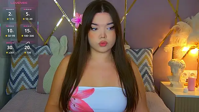 NaomiAster online show from 15, 11, 2025