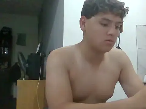 Snapshot of Myboy0020 chatting on 24, 11, 2025 Myboy0020 online show from 24, 11, 2025