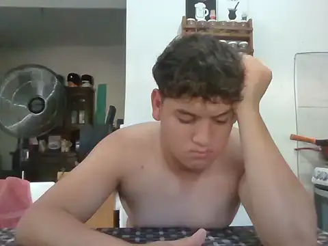 Snapshot of Myboy0020 chatting on 13, 12, 2025 Myboy0020 online show from 13, 12, 2025